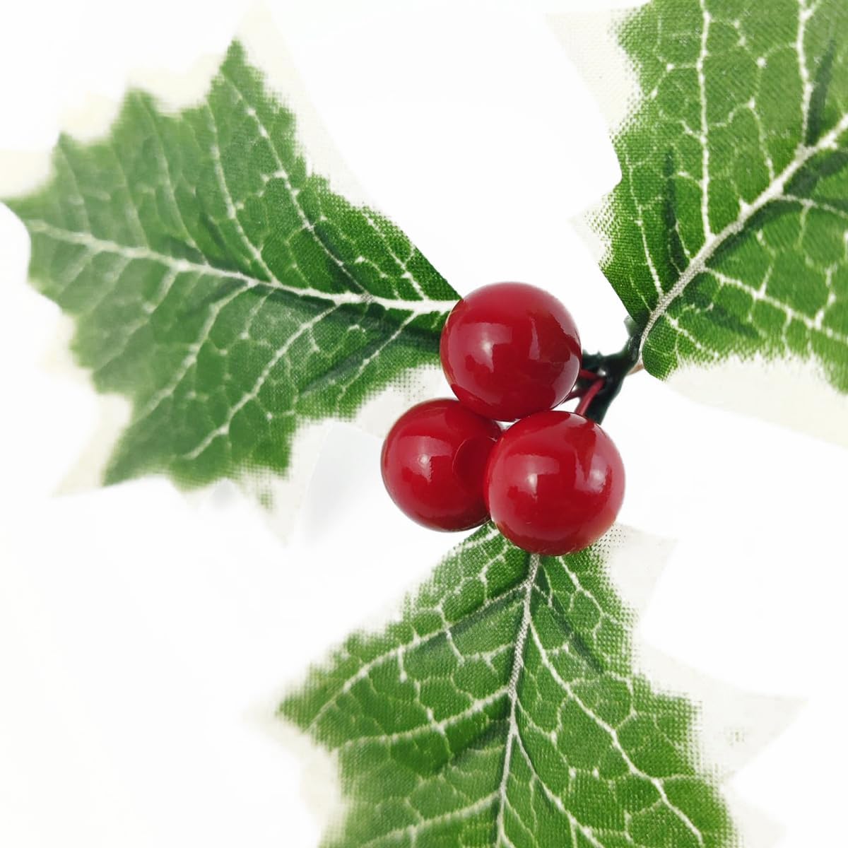 TIHOOD Artificial Holly Berries and Leaves Set Red