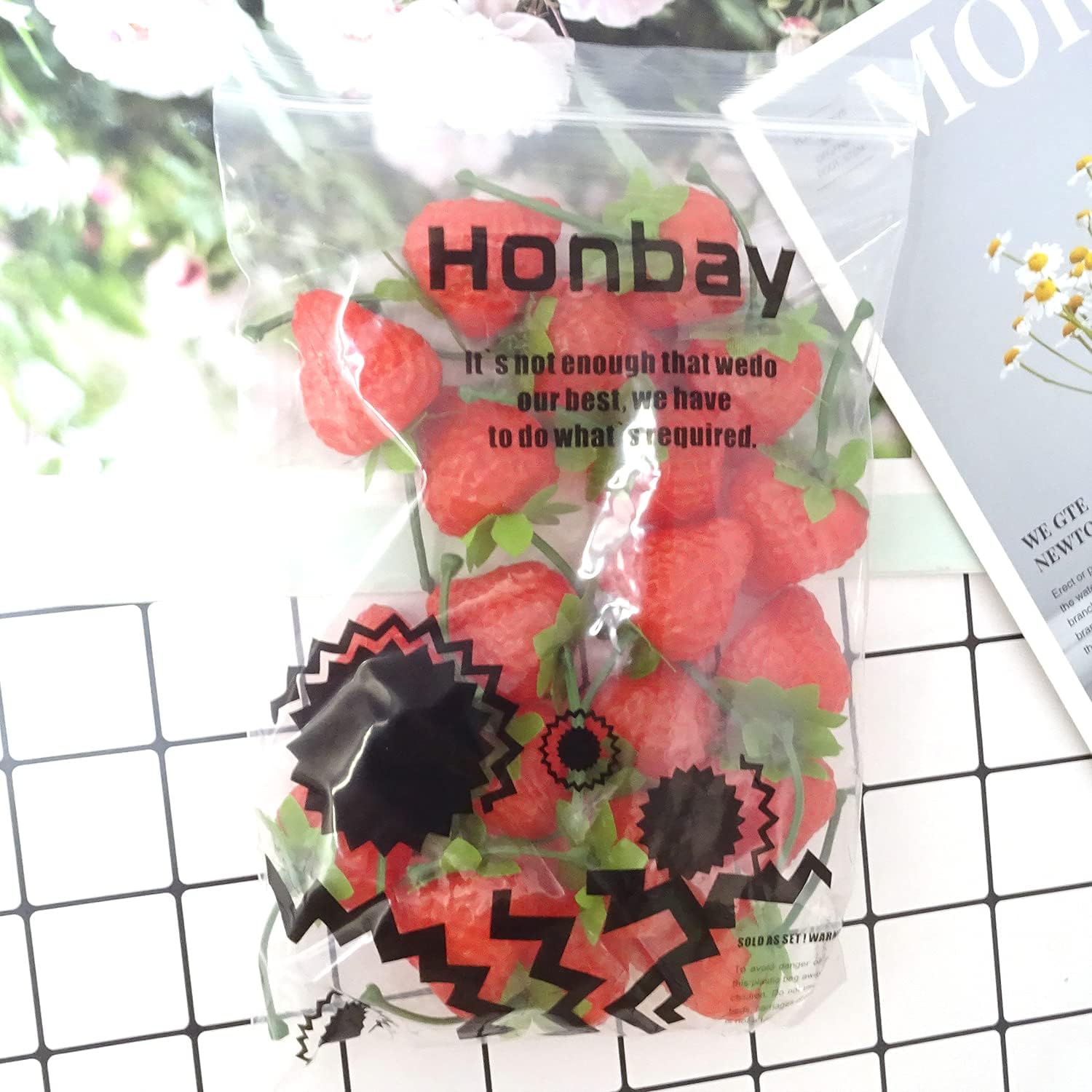 Honbay 20PCS Plastic Artificial Red Strawberries Decoration Prop