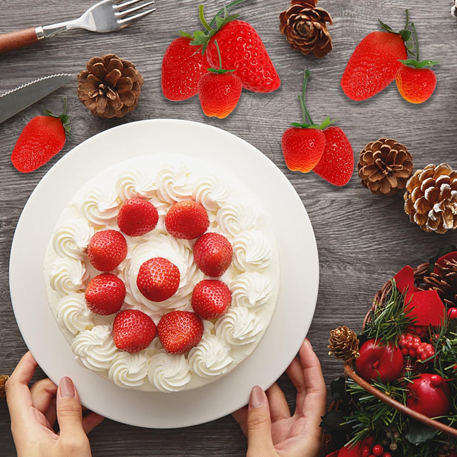 Happy Trees 30 Artificial Strawberries Assorted Size