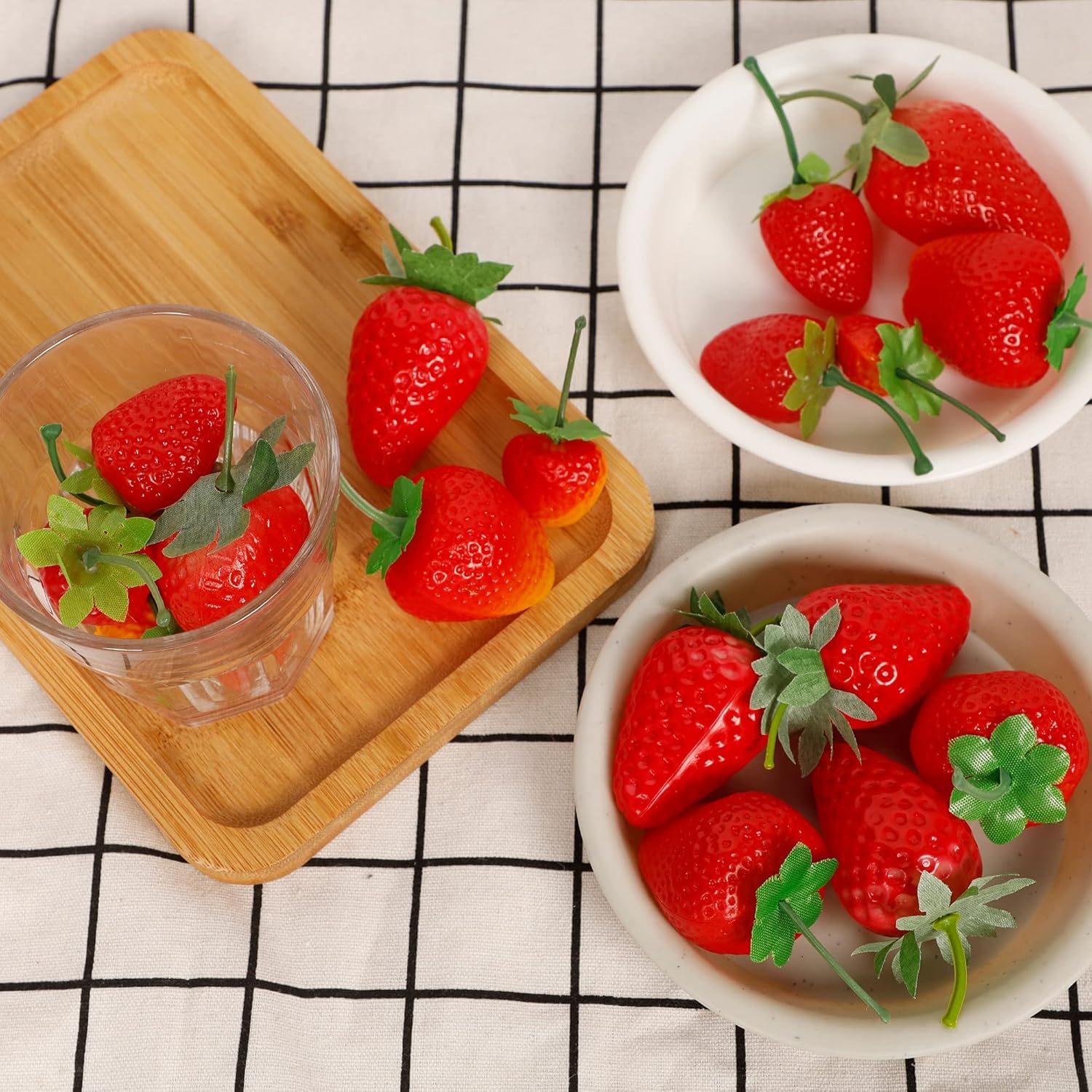 Happy Trees 30 Artificial Strawberries Assorted Size