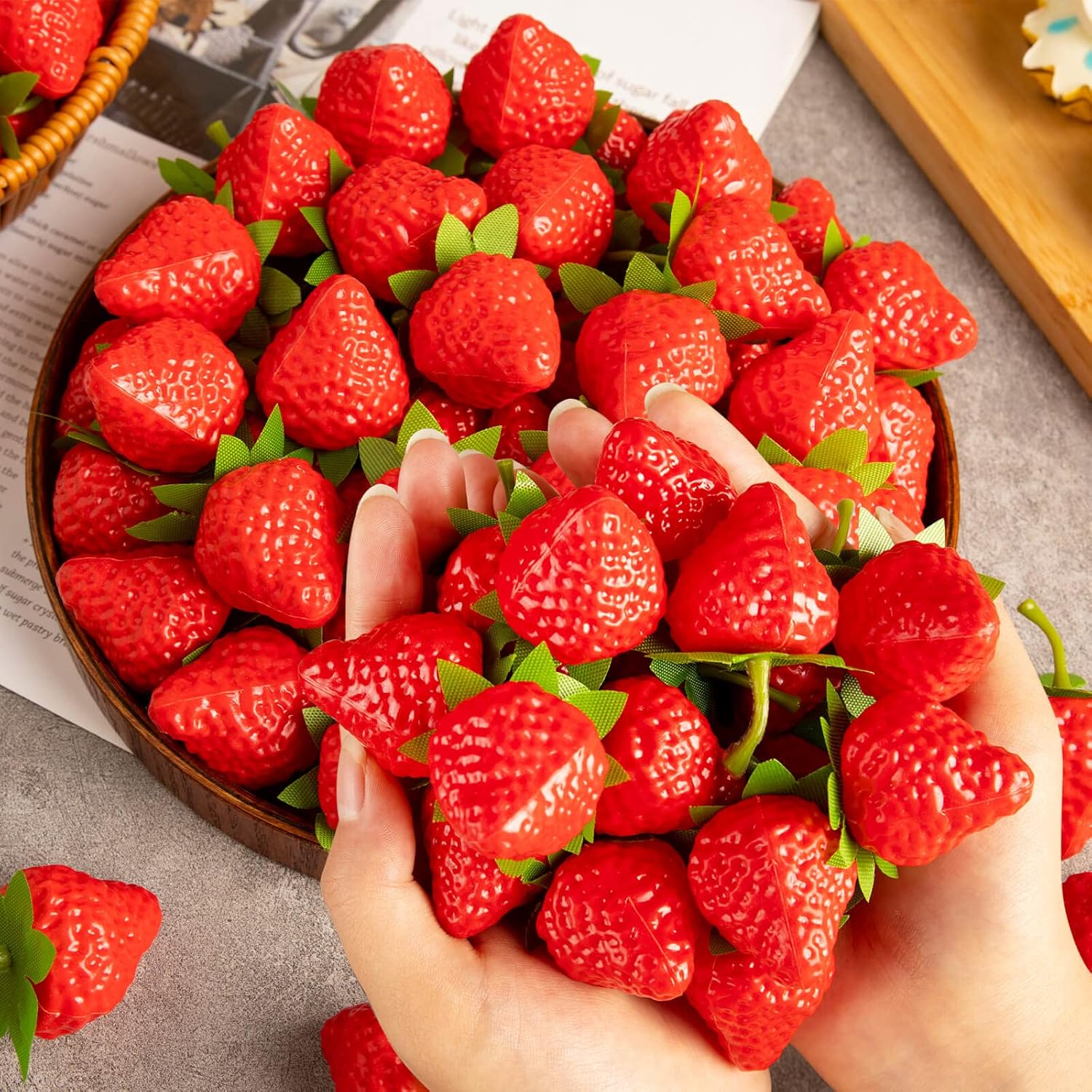 CLESDF 25Pcs Artificial Strawberries for Decor and Photography